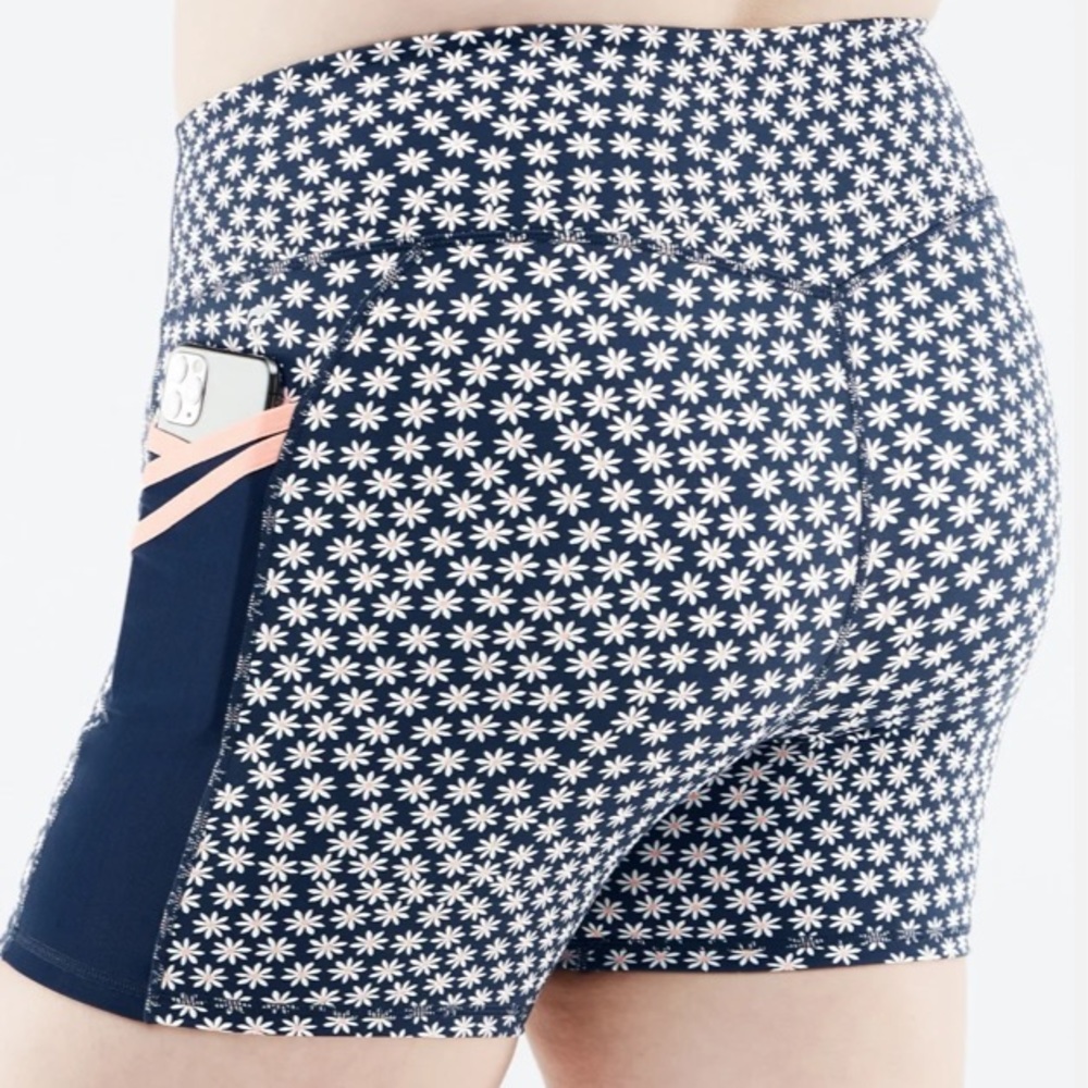 Fabletics Size XXL Trinity Mid Rise Pocket Short 5" NWT - Picture 6 of 10